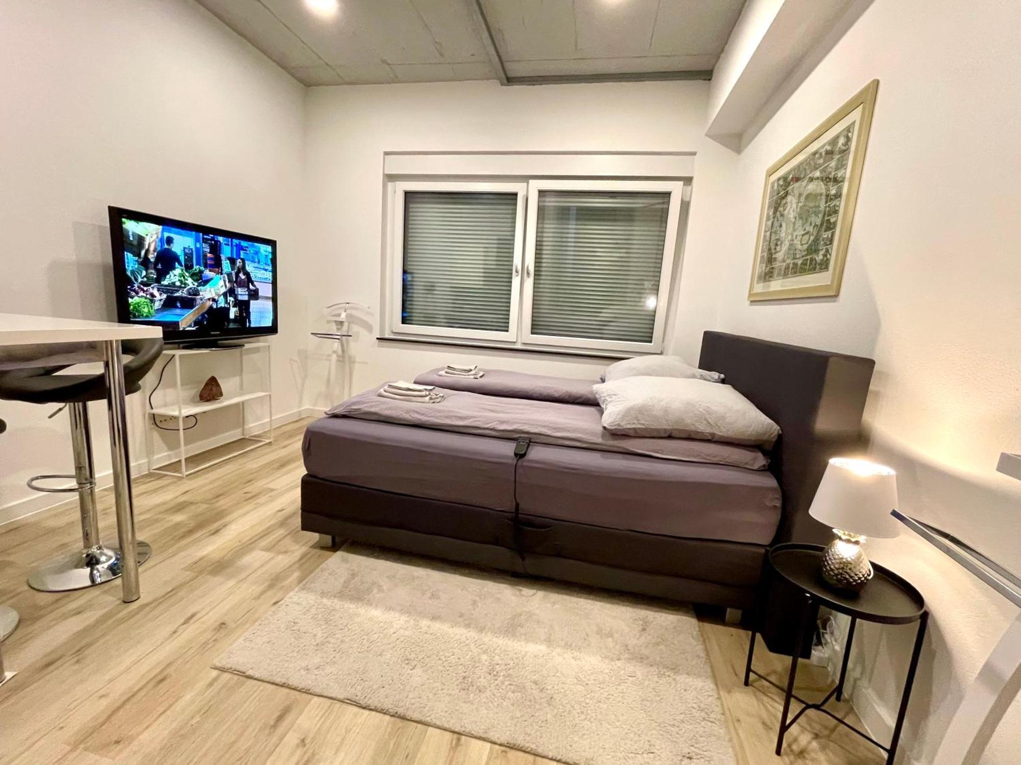 Neu Wunderschoenenes Weisses Apartament Am Schloessle Zentrum Goldstadt Пфорцхайм Экстерьер фото