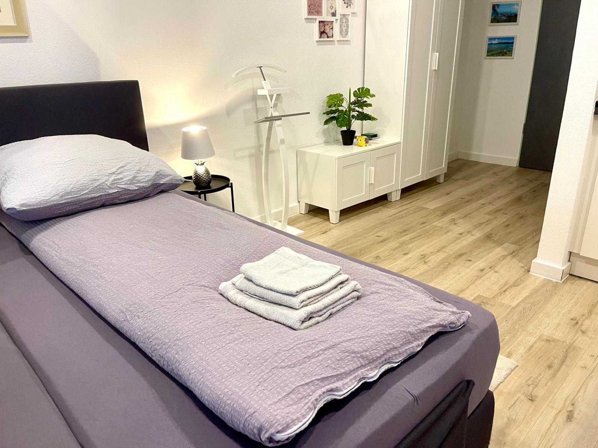 Neu Wunderschoenenes Weisses Apartament Am Schloessle Zentrum Goldstadt Пфорцхайм Экстерьер фото