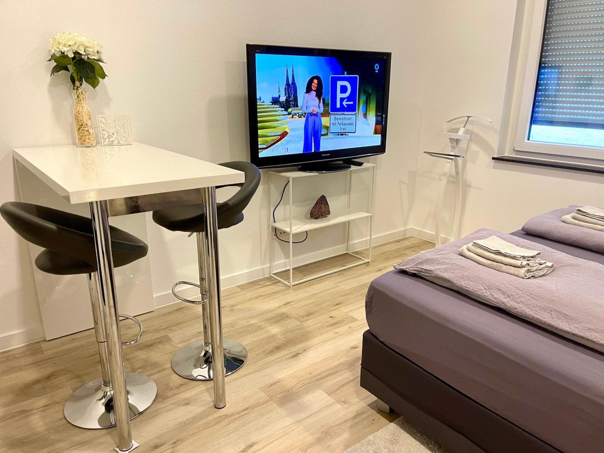 Neu Wunderschoenenes Weisses Apartament Am Schloessle Zentrum Goldstadt Пфорцхайм Экстерьер фото