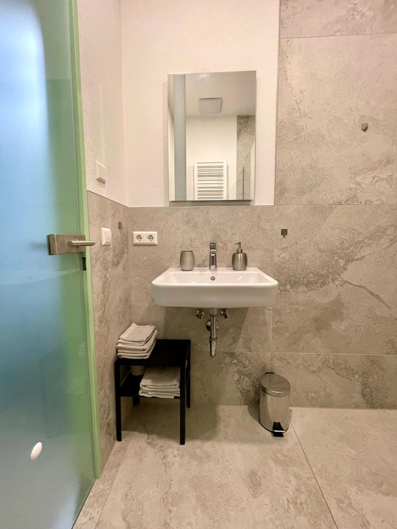 Neu Wunderschoenenes Weisses Apartament Am Schloessle Zentrum Goldstadt Пфорцхайм Экстерьер фото
