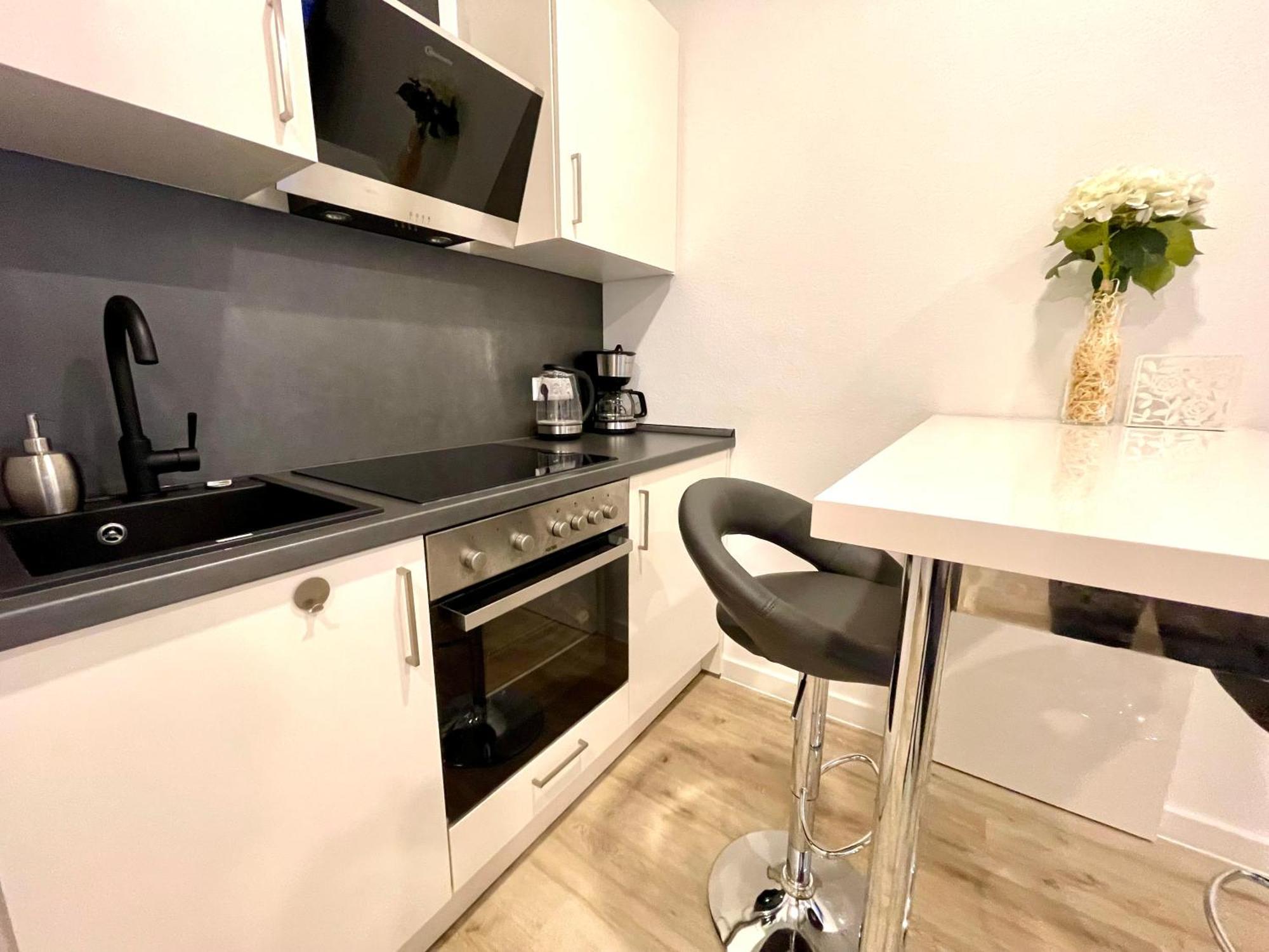 Neu Wunderschoenenes Weisses Apartament Am Schloessle Zentrum Goldstadt Пфорцхайм Экстерьер фото