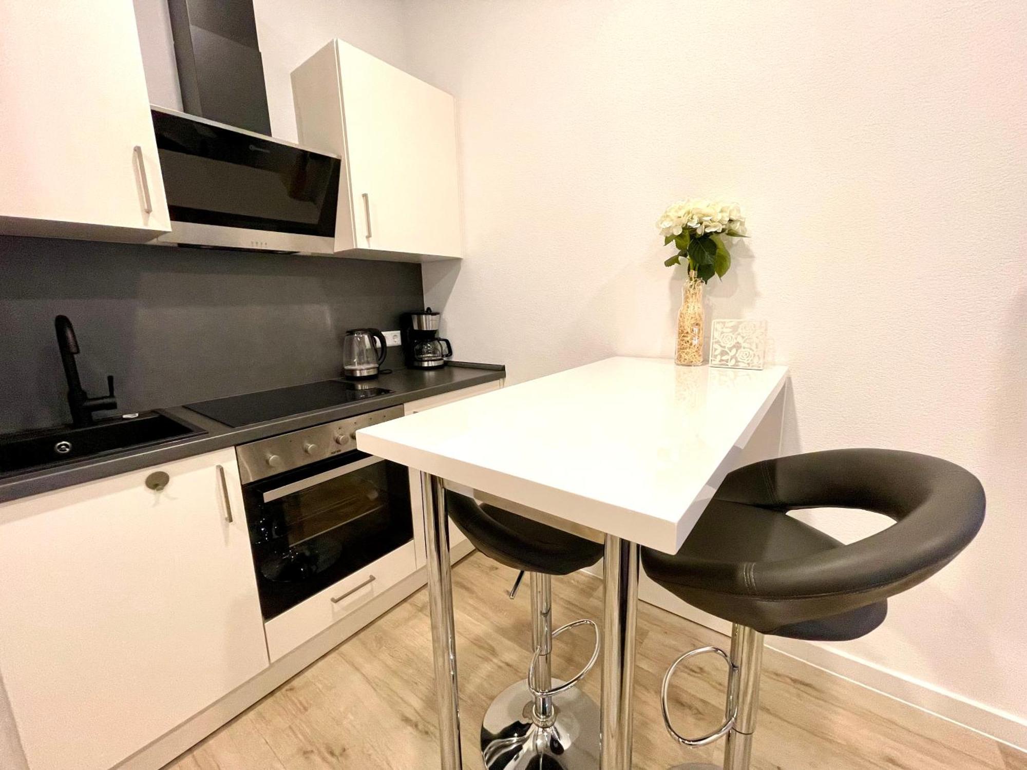 Neu Wunderschoenenes Weisses Apartament Am Schloessle Zentrum Goldstadt Пфорцхайм Экстерьер фото